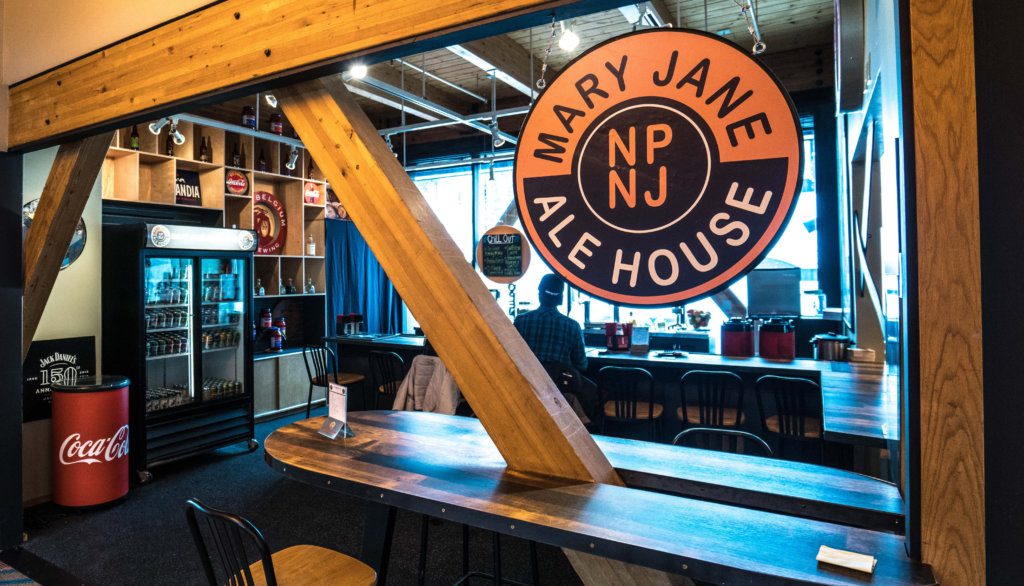 , Vote for the Best Bar on the Mountain!
